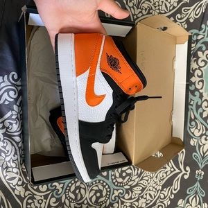 Air Jordan 1’s Mids